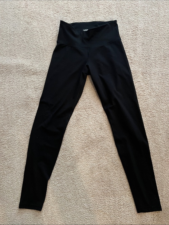 Old Navy Pants - Old Navy Active Elevate Go Dry Hi- Rise (10”) Black Leggings- size Medium, EUC